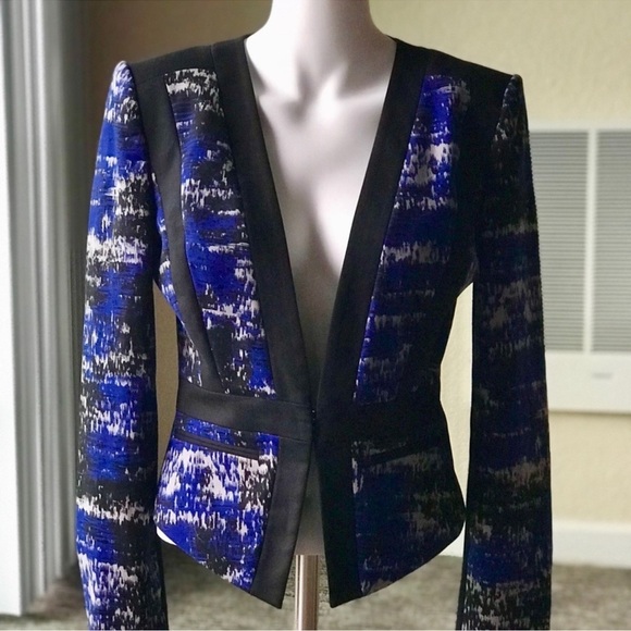 [BCBG MaxAzria] Blue Orient Print Keeley Blazer Jacket - Picture 4 of 10
